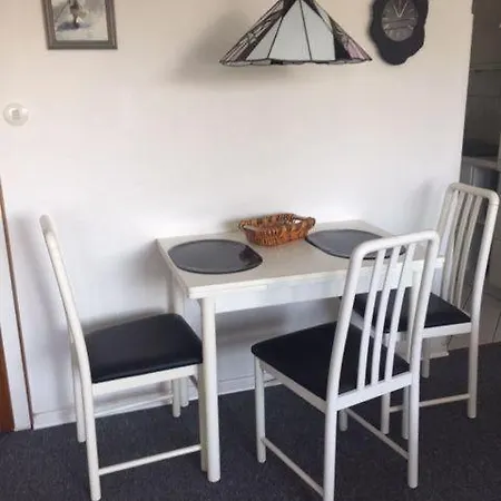 Luv-und-lee-apartment-5 Apartamento *